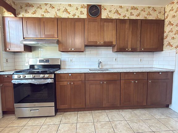 4th image of 441 E Cheltenham Ave