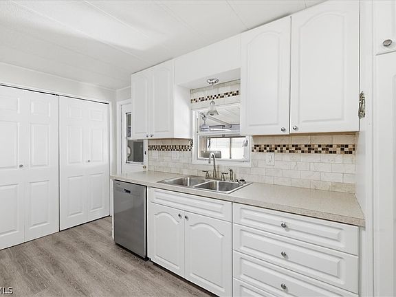 5th image of 418 Timber Ln N