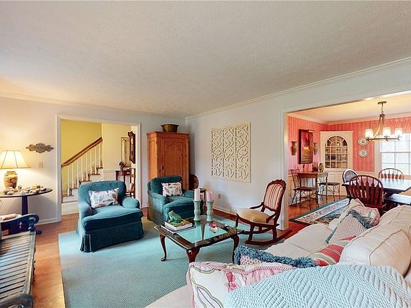 5th image of 110 Southwyck Dr