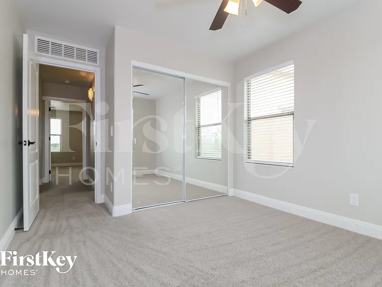 4302 S 249th Ave — Photo 12