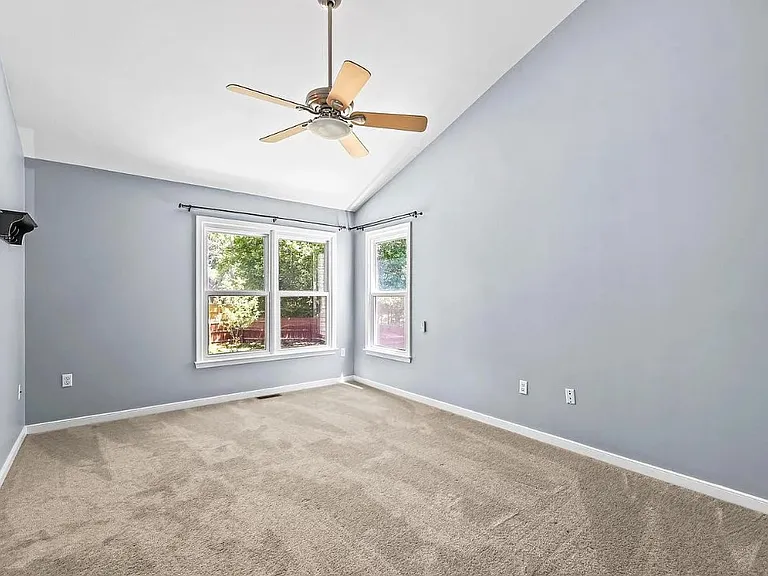 44 Kelly Way — Photo 6