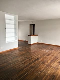 Living room big window is on the right