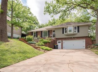 10409 NW 58th St, Kansas City, MO 64152