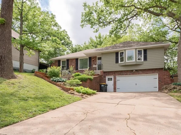 10409 NW 58th St, Kansas City, MO 64152