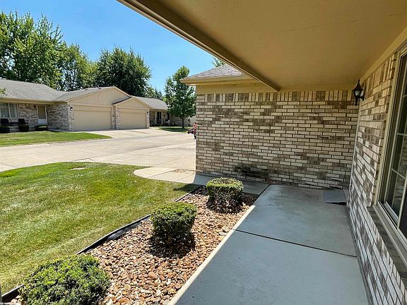 2nd image of 41625 Berly Dr