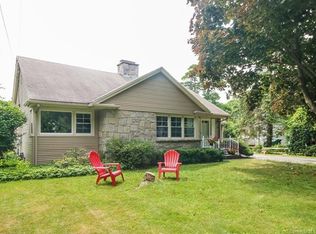 10 Cove Ter, Branford, CT 06405