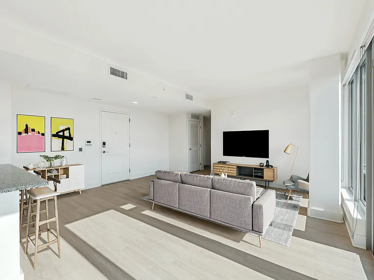 Link Apartments H Street — Photo 11