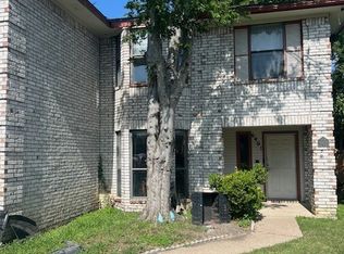 6401 Brownlee Ln, Arlington, TX 76018