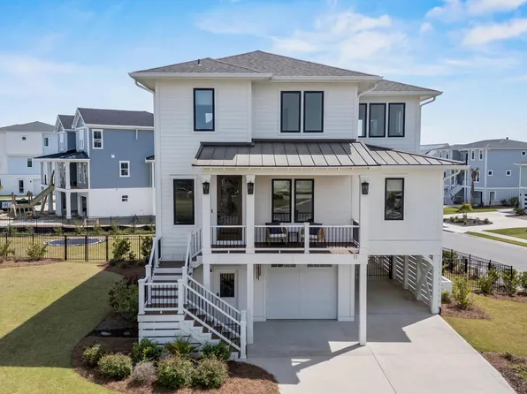 11 Amidships Lane, Hampstead, NC 28443