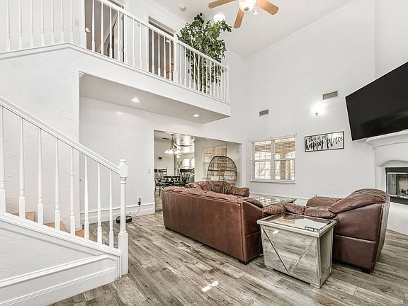 4th image of 4104 Escondido Pl
