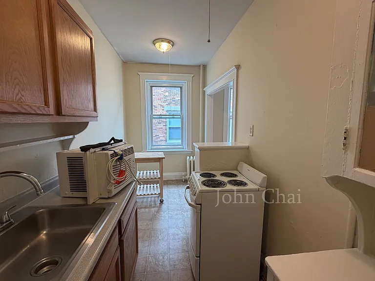 225 Kelton St #8 — Photo 11