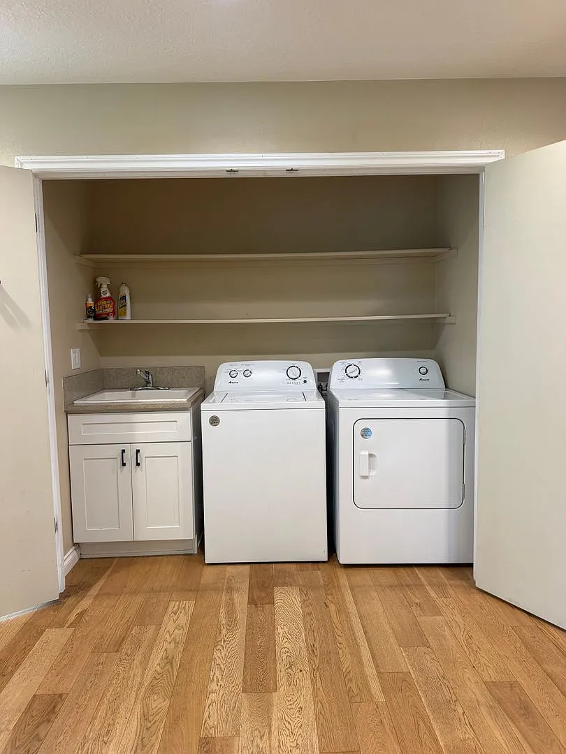 1633 Sieburg St NE — Photo 3
