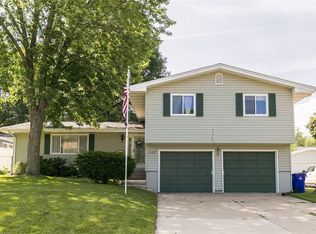 5109 Spencer Dr SW, Cedar Rapids, IA 52404