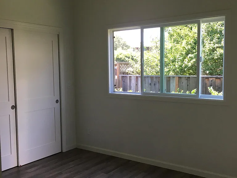 Poplar St — Photo 12
