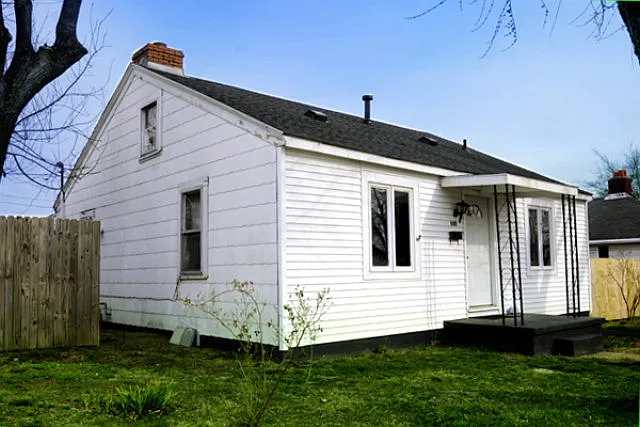 609 Poindexter St photo 1