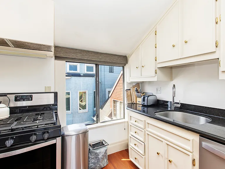 2621 Divisadero St #3 — Photo 25