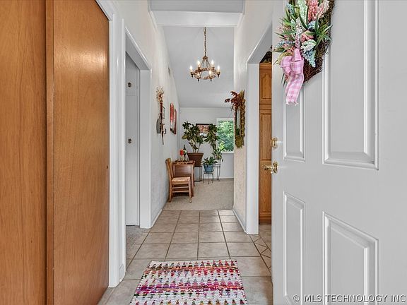 3rd image of 3515 Sheridan Rd