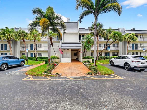3rd image of 4832 Esedra Court #103