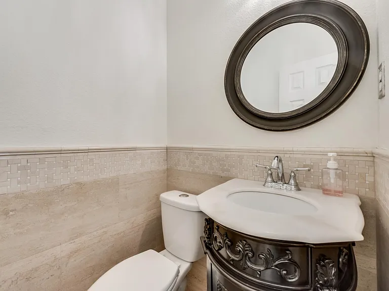 214 Sherwood Dr — Photo 7