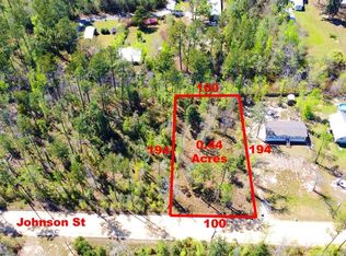 Johnson St, Wewahitchka, FL 32465