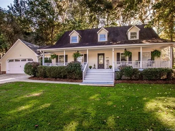 7852 Golf Course Dr N, Denver, NC 28037