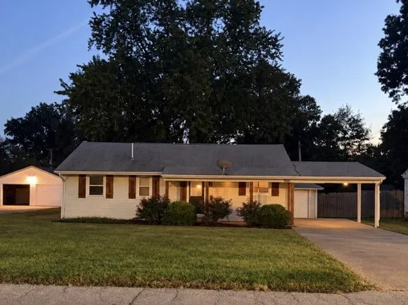 806 Vosholl Ave, Warrenton, MO 63383