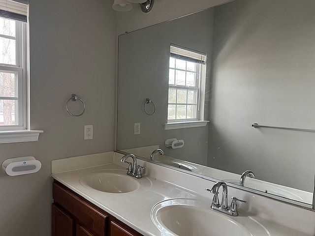 1st image of 519 Settlement Ln