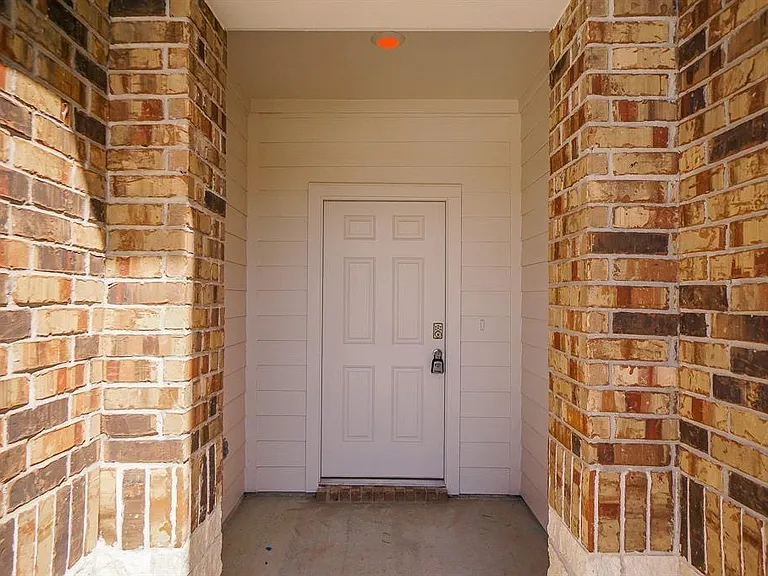 5210 Becker Hills Ln — Photo 3