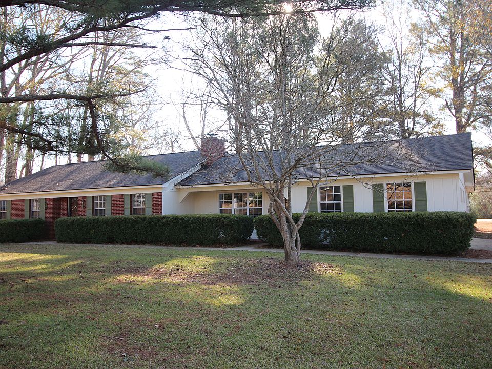 6 bed, 3.5 bath, 3,100 sq.ft
