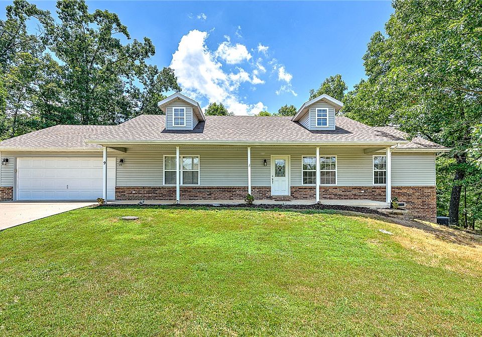1st image of 9 Edenhall Ln
