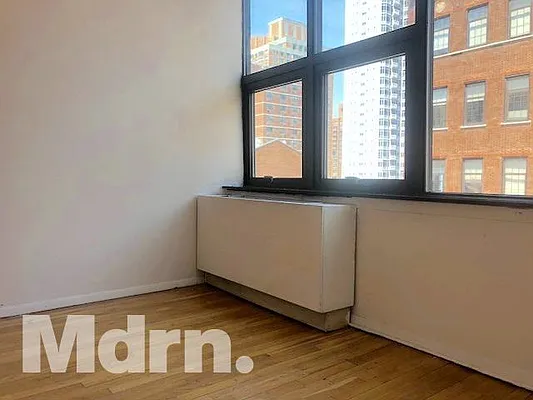 Rented by Mdrn Residential | media 26