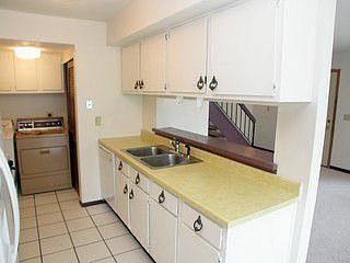 4th image of 231 Calumet Ct Unit C
