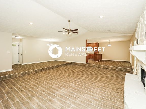 4th image of 130 Huntcliff Ct