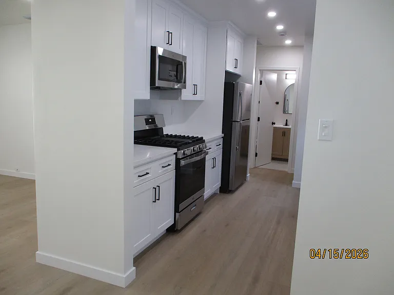 442 W Stocker St #442B — Photo 24