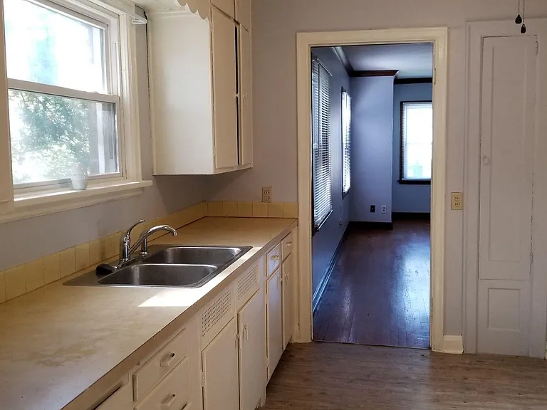 2615 Davenport Ave #2 — Photo 3