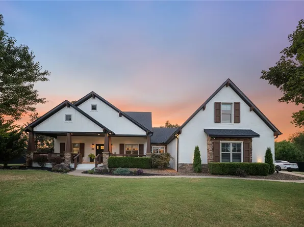 12175 Lost Oak Dr, Bentonville, AR 72712