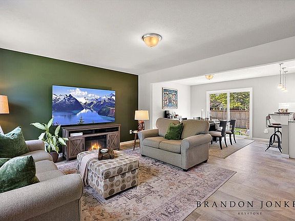 4th image of 13748 Deer Creek Dr