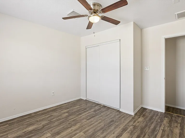 735 E South Mountain Ave — Photo 14