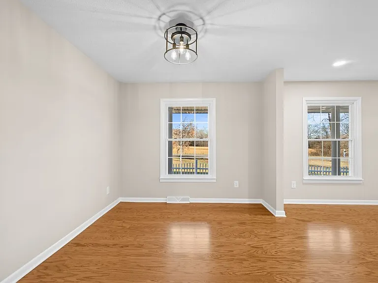 215 Hill St — Photo 26