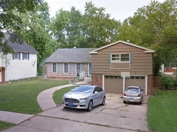 10530 W 92nd Pl, Overland Park, KS 66214
