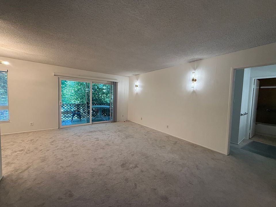 1st image of 833 N Humboldt St APT 212