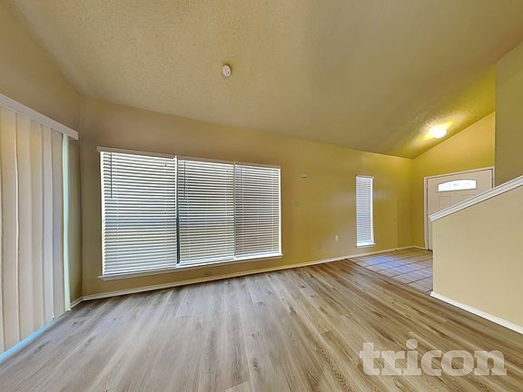 4th image of 1715 Cordova Dr
