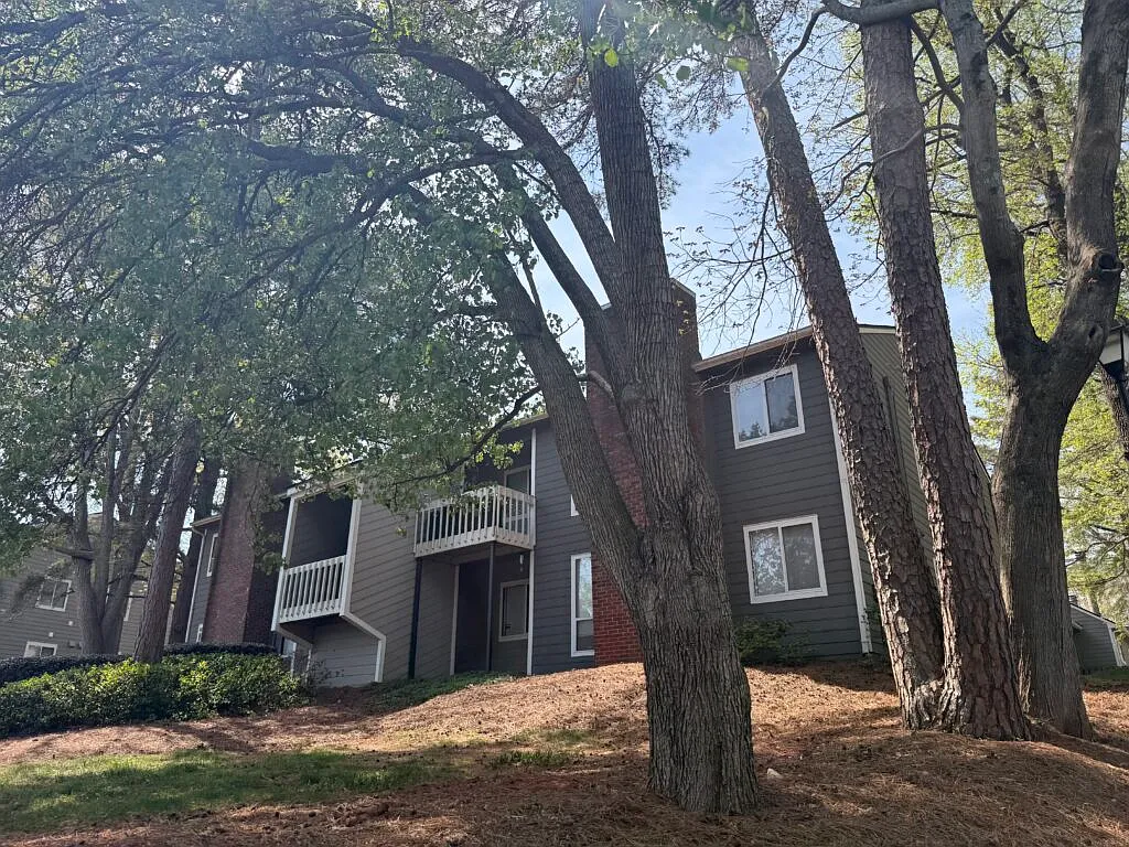 1 bed, 695 sqft, $1,195 — Photo 1