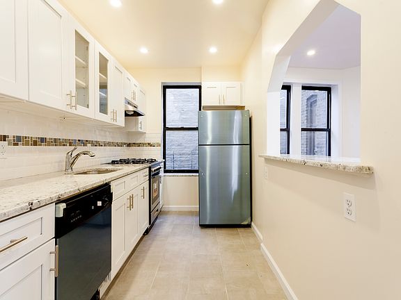 3rd image of 337 W 21st St APT 4A
