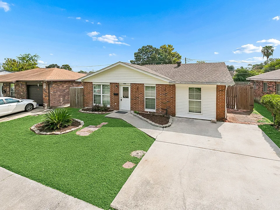 3848 E Loyola Dr