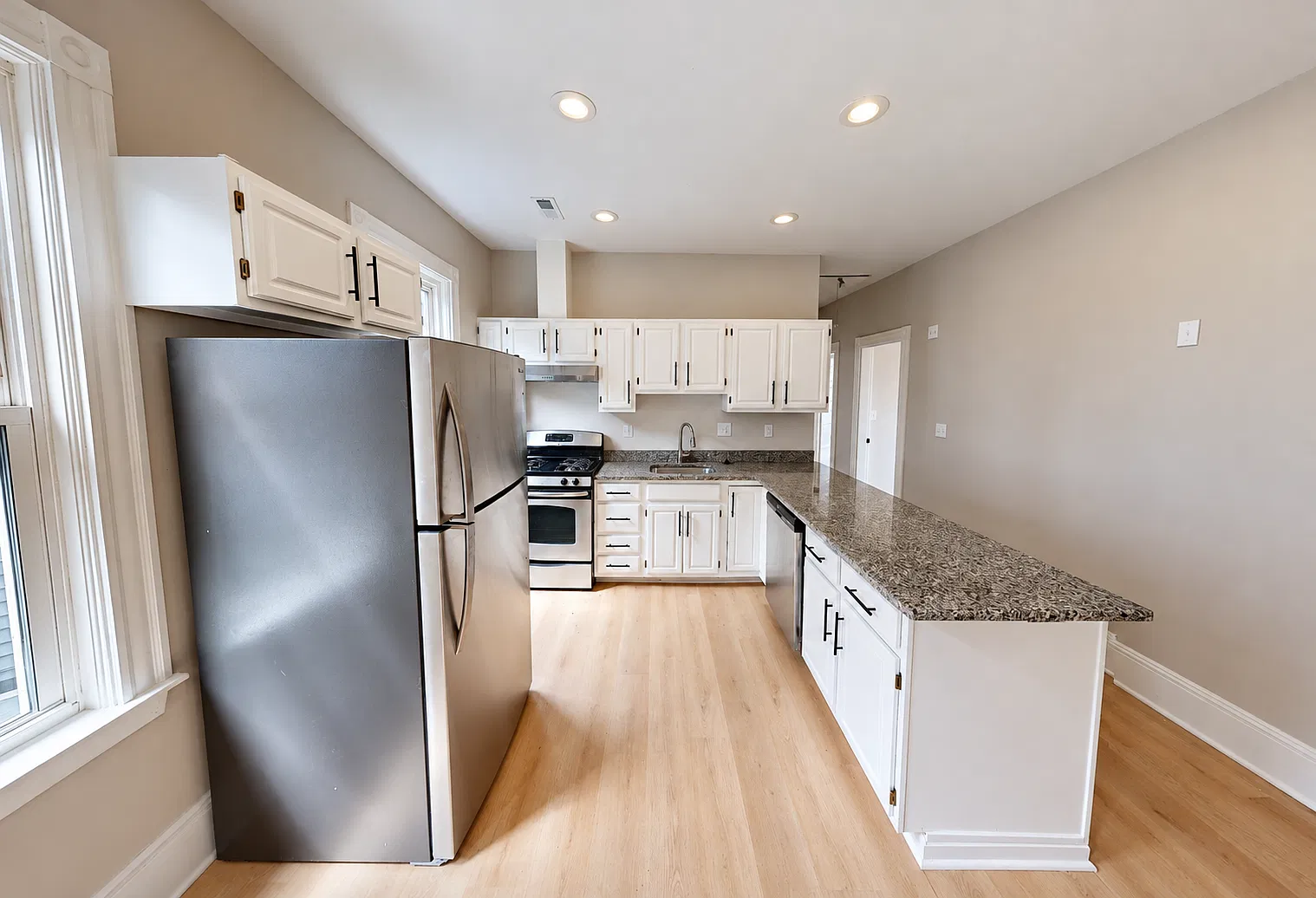 6 Carmel Street — Photo 2