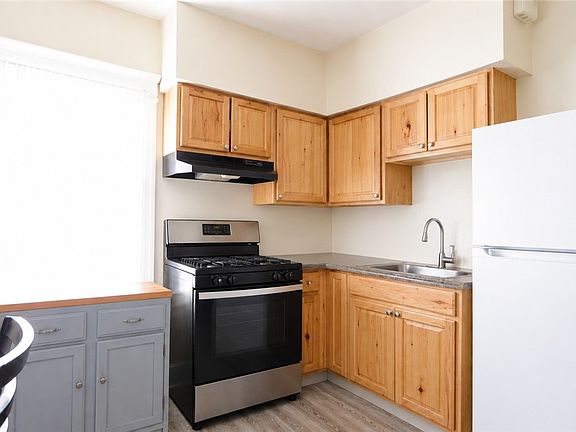 4th image of 37 Hallenbeck Ave