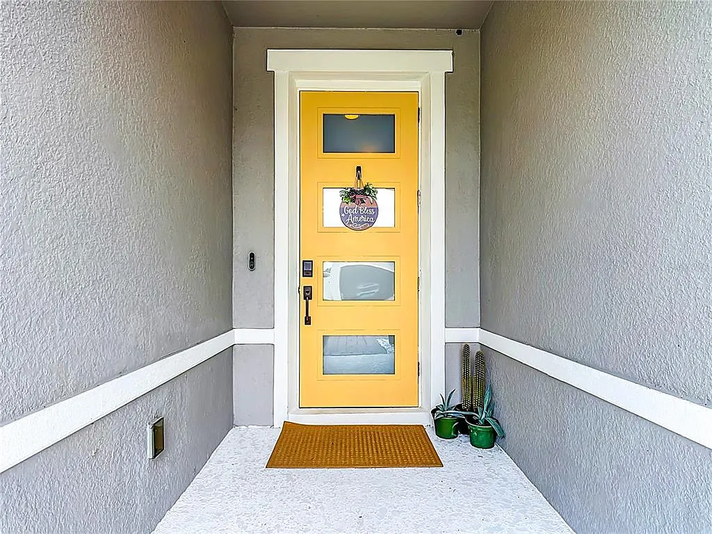 4 bed, 2.0 bath, 1802 sqft, $2,500 — Photo 4