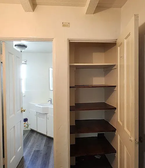 1550 N Arrowhead Ave — Photo 6