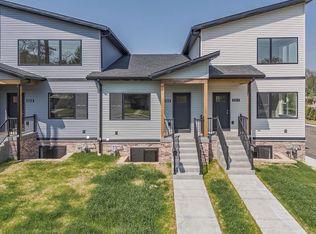 206 S Dewey Ave, Reedsburg, WI 53959